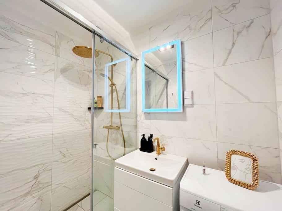 2Budapest Eye-Freegym And Sauna Luxury Home Экстерьер фото